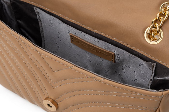 Vince Camuto Bolso Bandolera Camel Piel de Polivinilo Elegante y Funcional 23x7x15 cm
